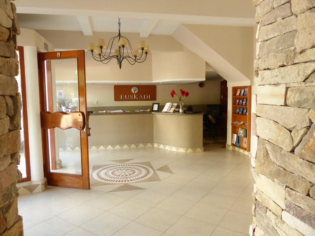 Euskadi Hotel General Pico Eksteriør billede