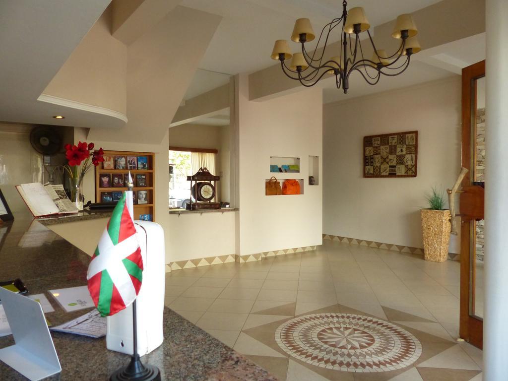 Euskadi Hotel General Pico Eksteriør billede