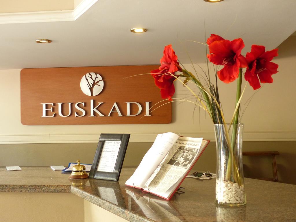 Euskadi Hotel General Pico Eksteriør billede