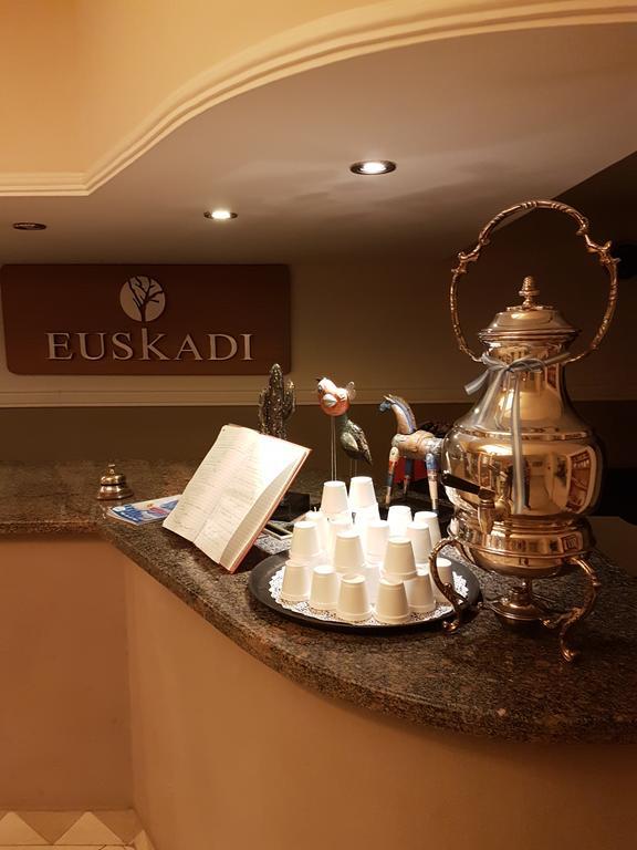 Euskadi Hotel General Pico Eksteriør billede