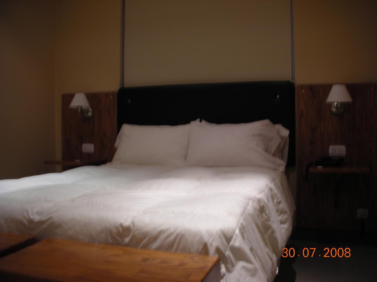 Euskadi Hotel General Pico Eksteriør billede