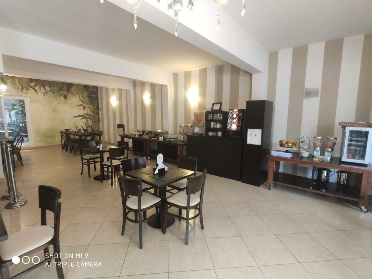 Euskadi Hotel General Pico Eksteriør billede