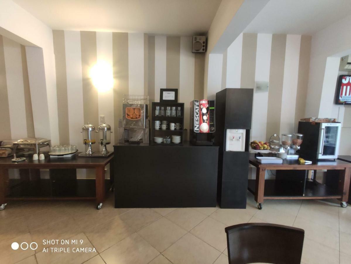 Euskadi Hotel General Pico Eksteriør billede