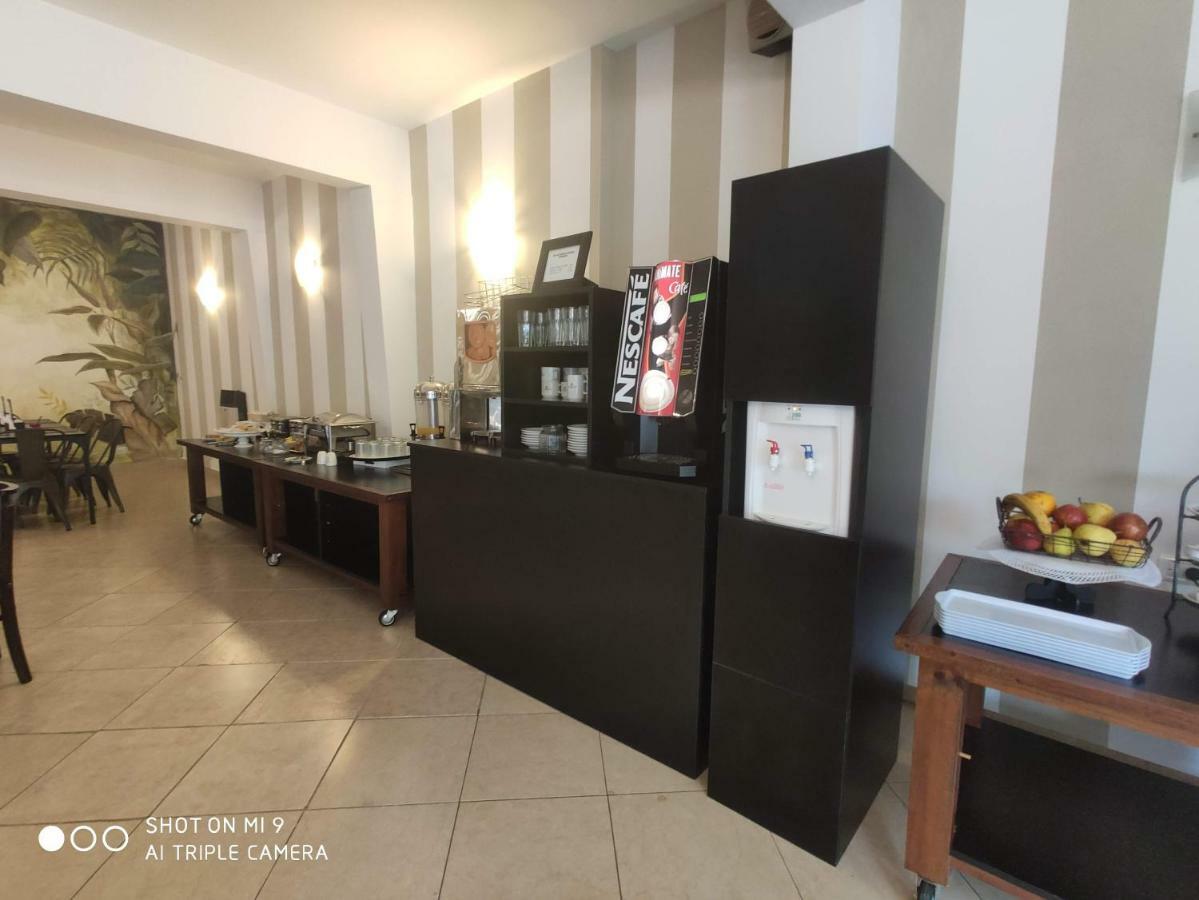 Euskadi Hotel General Pico Eksteriør billede